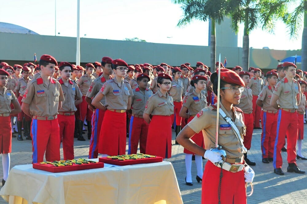Desfile de alunos do Colégio Militar de Brasília