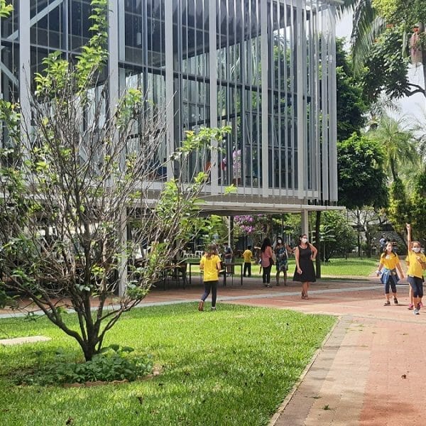 fachada da biblioteca do colégio santa cruz em SP