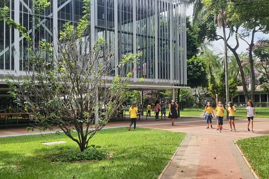 fachada da biblioteca do colégio santa cruz em SP