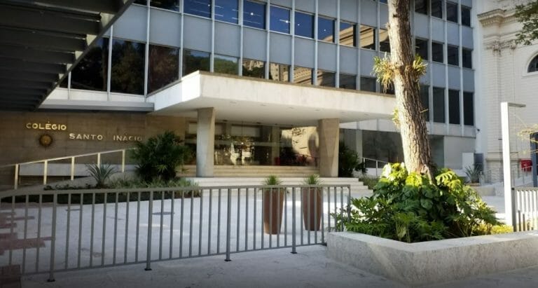 fachada do colégio santo inácio no rj
