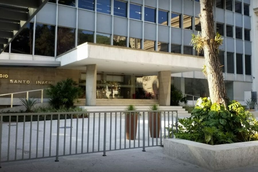 fachada do colégio santo inácio no rj