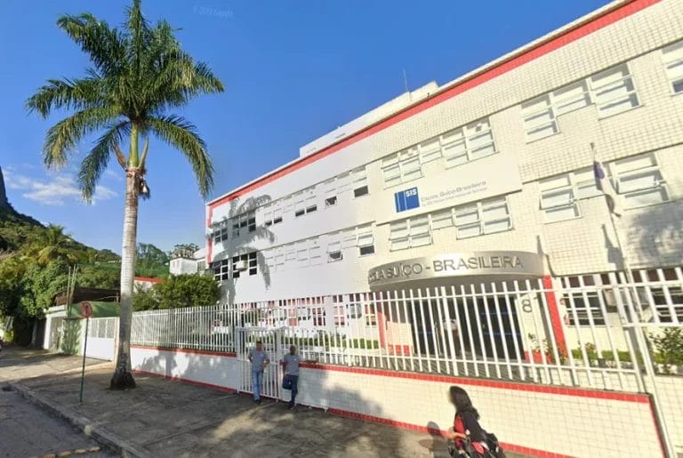 fachada da escola suiço-brasileira do rj