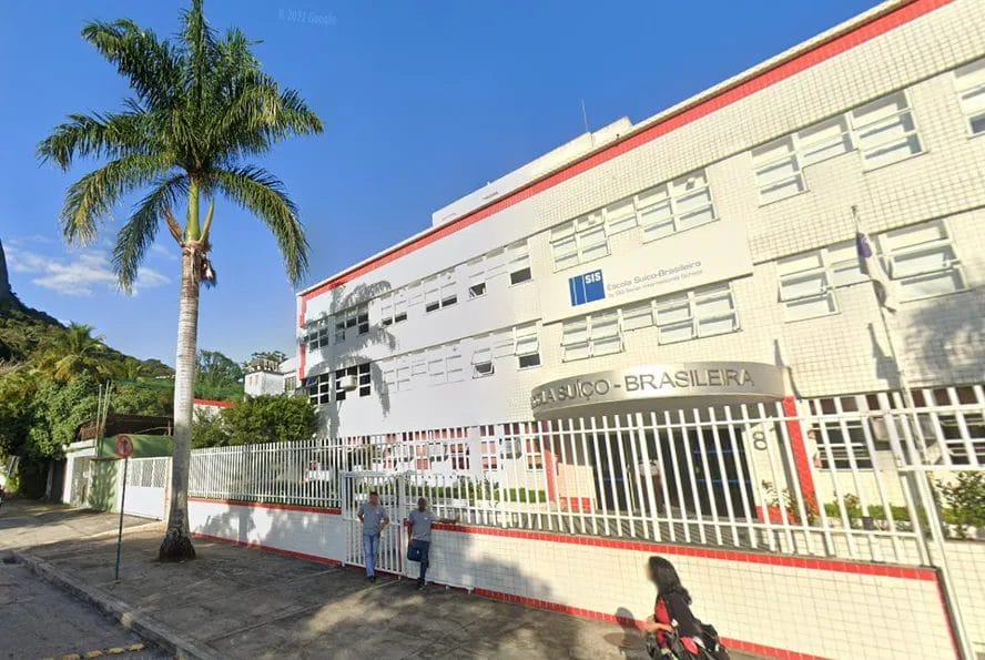fachada da escola suiço-brasileira do rj
