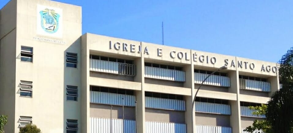 foto da fachada do CSA-NL, onde se lê "igreja e colégio santo agostinho"