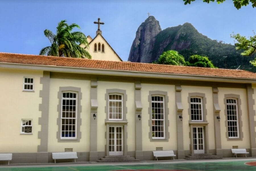 fachada da british school de botafogo