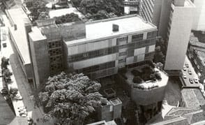 imagem aérea do prédio atual na década de 1970